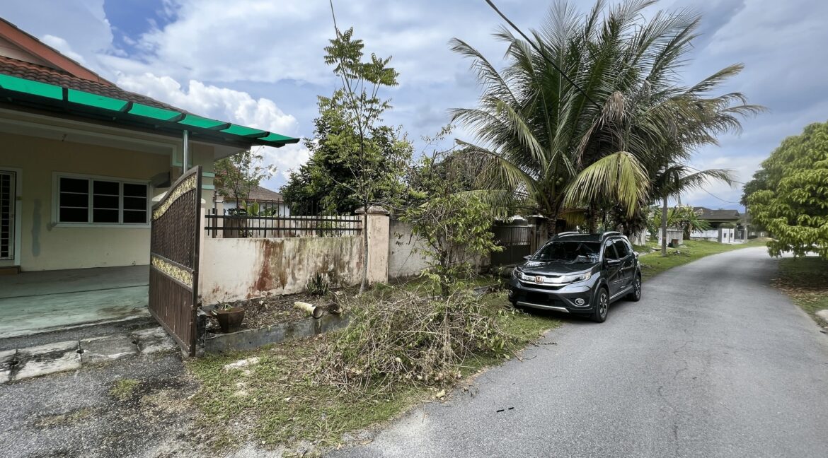 Ejen Hartanah Chemor-Rumah Banglo Setingkat Di RPT Batu 10 Chemor Untuk Dijual-26