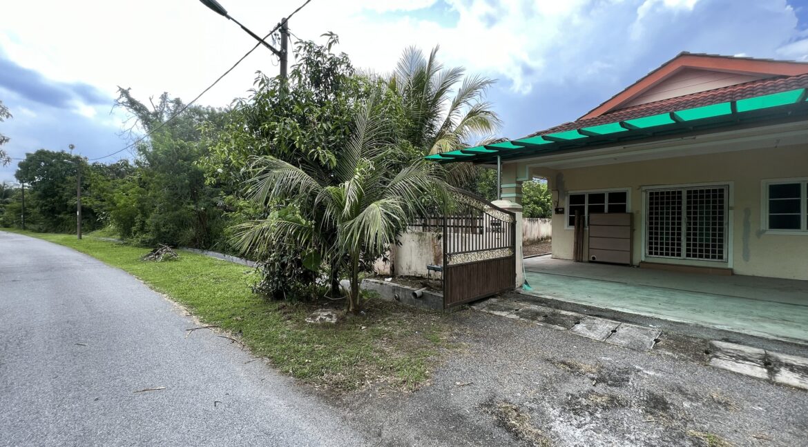 Ejen Hartanah Chemor-Rumah Banglo Setingkat Di RPT Batu 10 Chemor Untuk Dijual-4