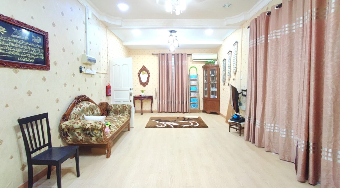 Ejen Hartanah Kamunting Taiping-Rumah Semi D Setingkat Di Taman Desa Jaya 4-5