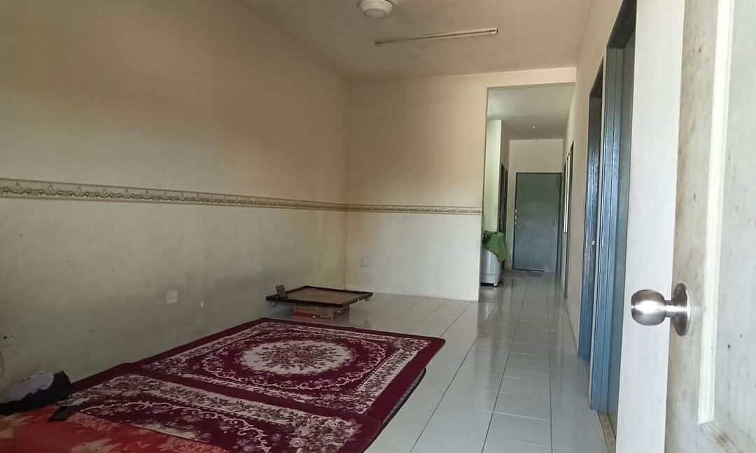 Ejen Hartanah Perak-Rumah Teres Setingkat Di Taman Kinding SSI Tanjung Rambutan-4