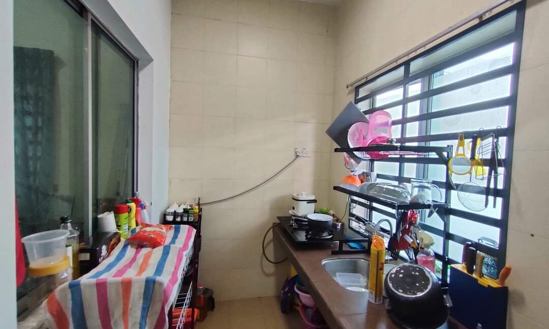 ENDLOT EXTRA 10' x 65' kaki- Rumah Teres Setingkat Untuk Dijual Di Lakeville Seri Iskandar !!!! (1)