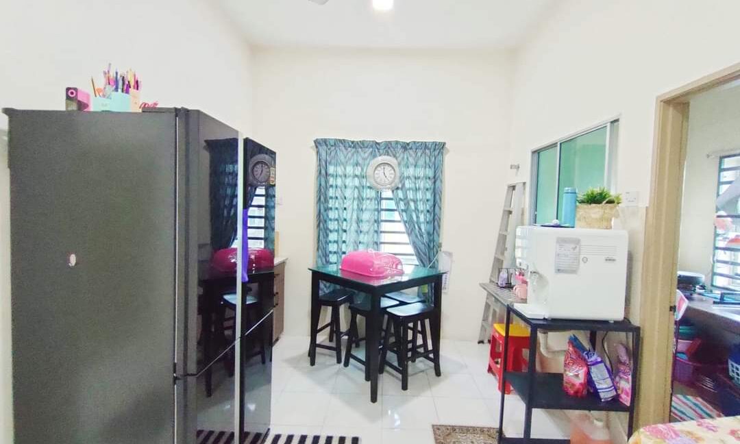 ENDLOT EXTRA 10' x 65' kaki- Rumah Teres Setingkat Untuk Dijual Di Lakeville Seri Iskandar !!!! (3)