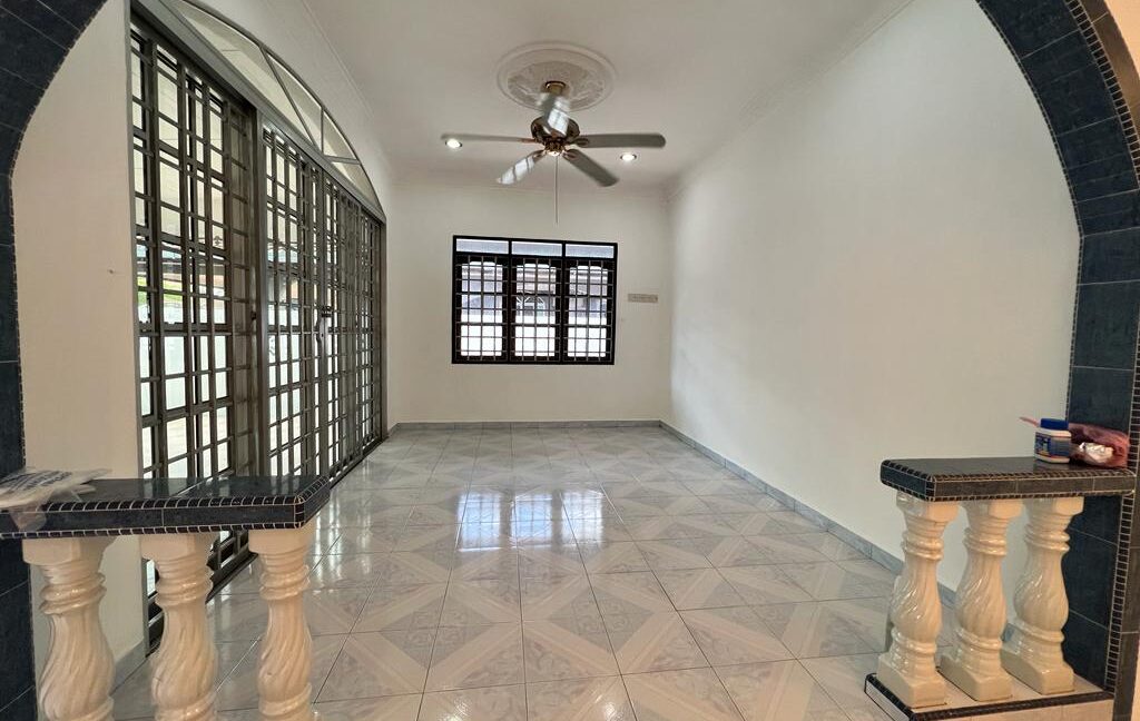 (Facing Open) Rumah Semi D Untuk Dijual Di Taman Fasa 2J Manjung Perak (1)