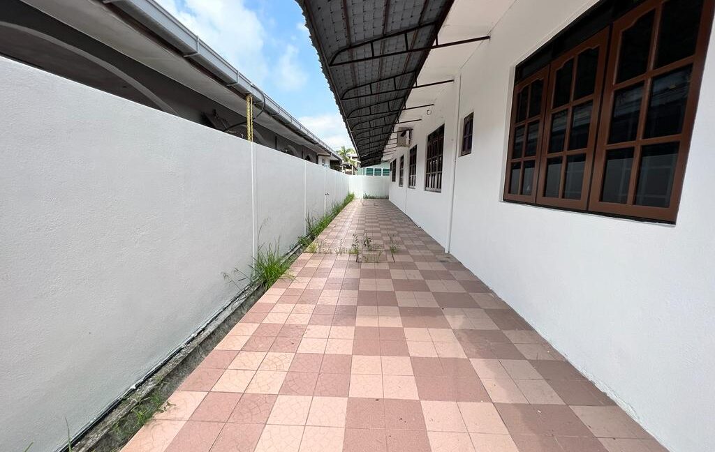 (Facing Open) Rumah Semi D Untuk Dijual Di Taman Fasa 2J Manjung Perak (15)