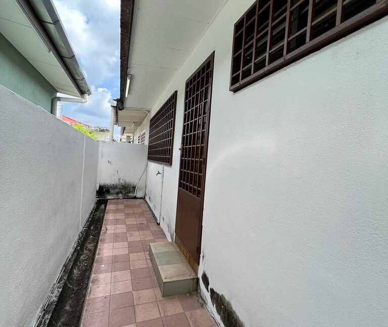 (Facing Open) Rumah Semi D Untuk Dijual Di Taman Fasa 2J Manjung Perak (16)