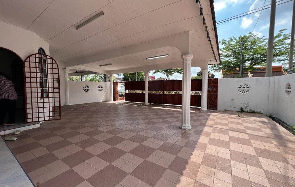 (Facing Open) Rumah Semi D Untuk Dijual Di Taman Fasa 2J Manjung Perak (18)