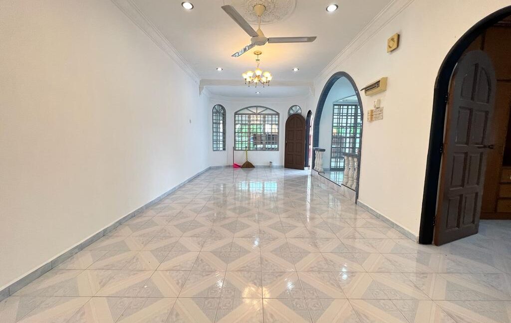 (Facing Open) Rumah Semi D Untuk Dijual Di Taman Fasa 2J Manjung Perak (2)
