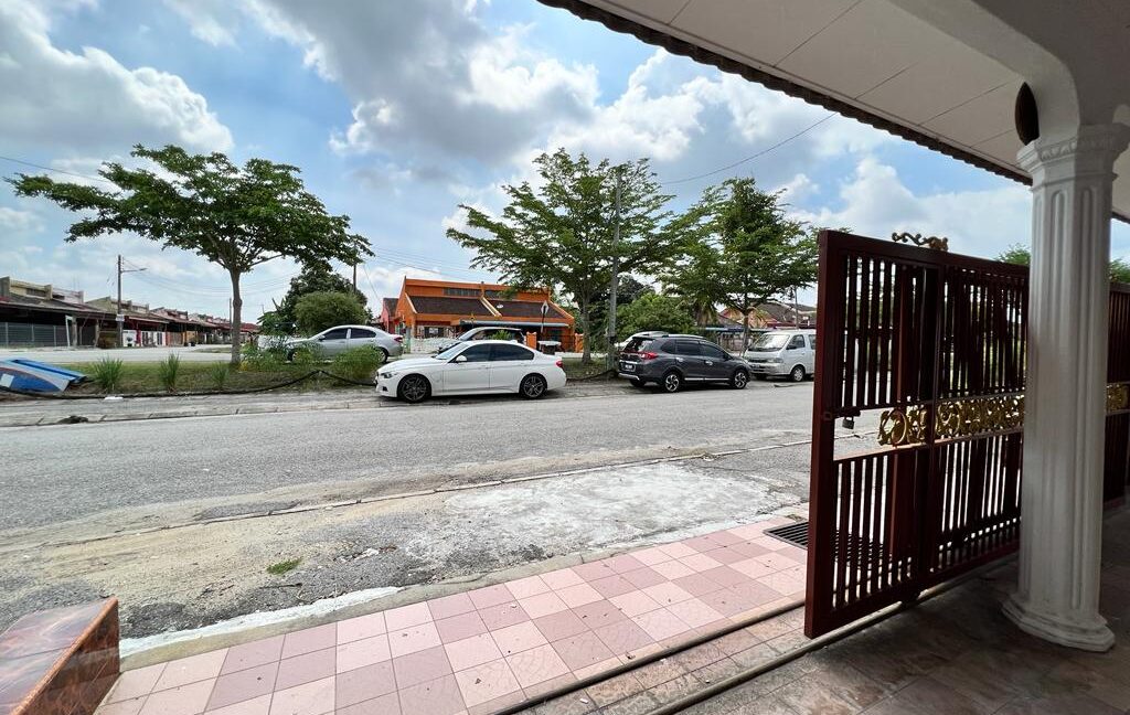 (Facing Open) Rumah Semi D Untuk Dijual Di Taman Fasa 2J Manjung Perak (22)