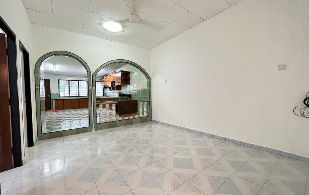 (Facing Open) Rumah Semi D Untuk Dijual Di Taman Fasa 2J Manjung Perak (6)