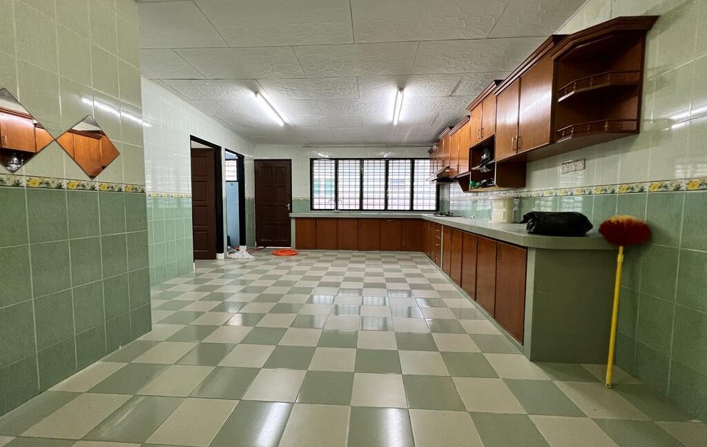 (Facing Open) Rumah Semi D Untuk Dijual Di Taman Fasa 2J Manjung Perak (8)