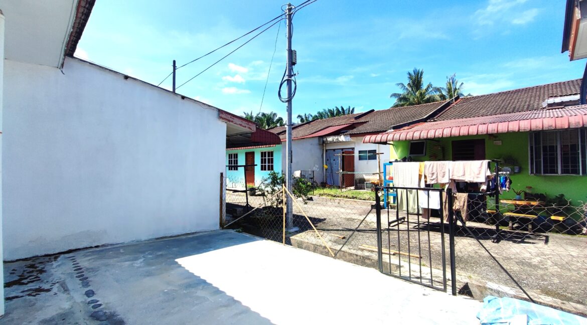 [OPEN FACING] Rumah Teres Stingkat Untuk Dijual Di Taman Diawan, Mambang Diawan, Kampar Perak (12)