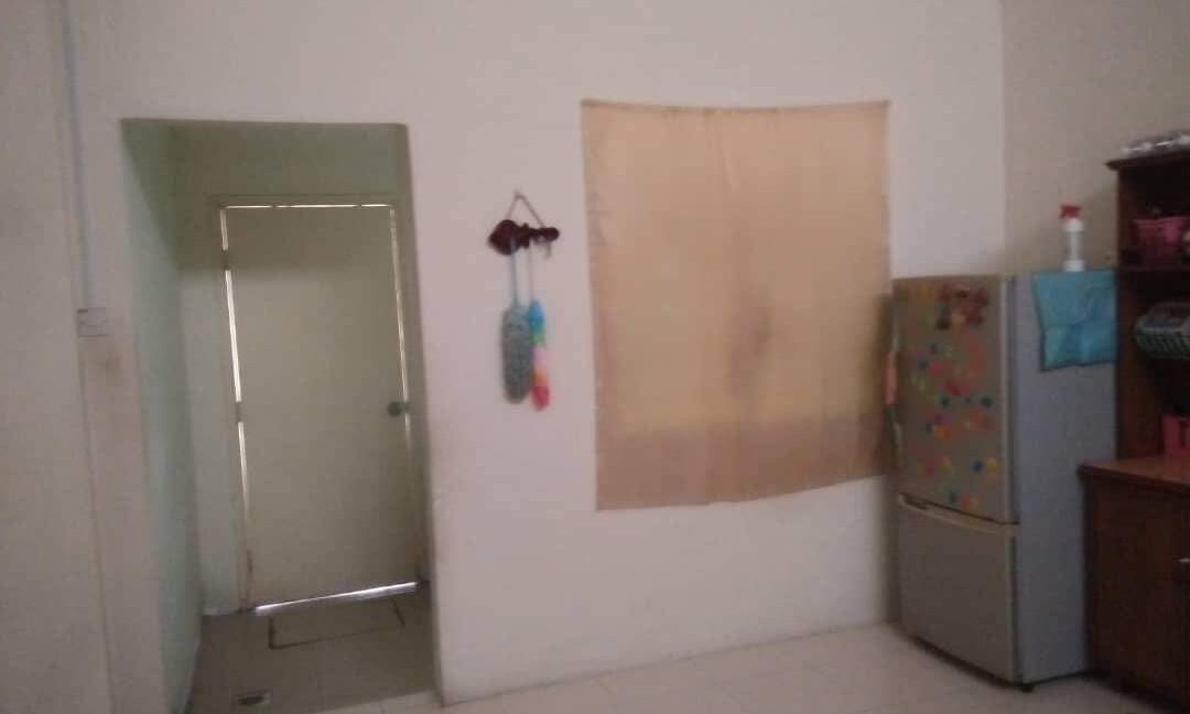 RUMAH SETINGKAT DI LAKEVILLE, SERI ISKANDAR UNTUK DIJUAL!! (3)