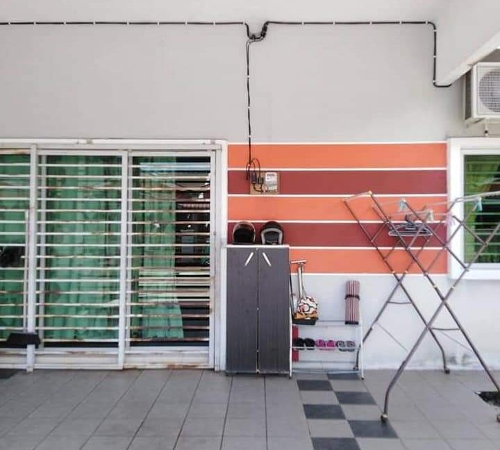 RUMAH SETINGKAT DI LAKEVILLE, SERI ISKANDAR UNTUK DIJUAL!! (9)