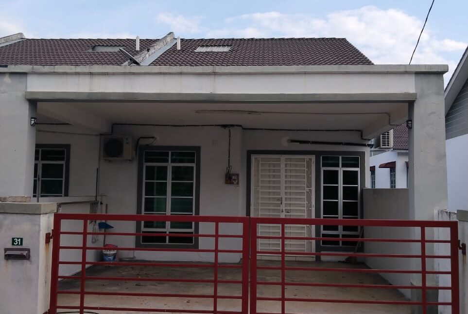 RUMAH TERES SETINGKAT ENDLOT METRO PENGKALAN. Taman Metro Pengkalan, Batu Gajah (1)