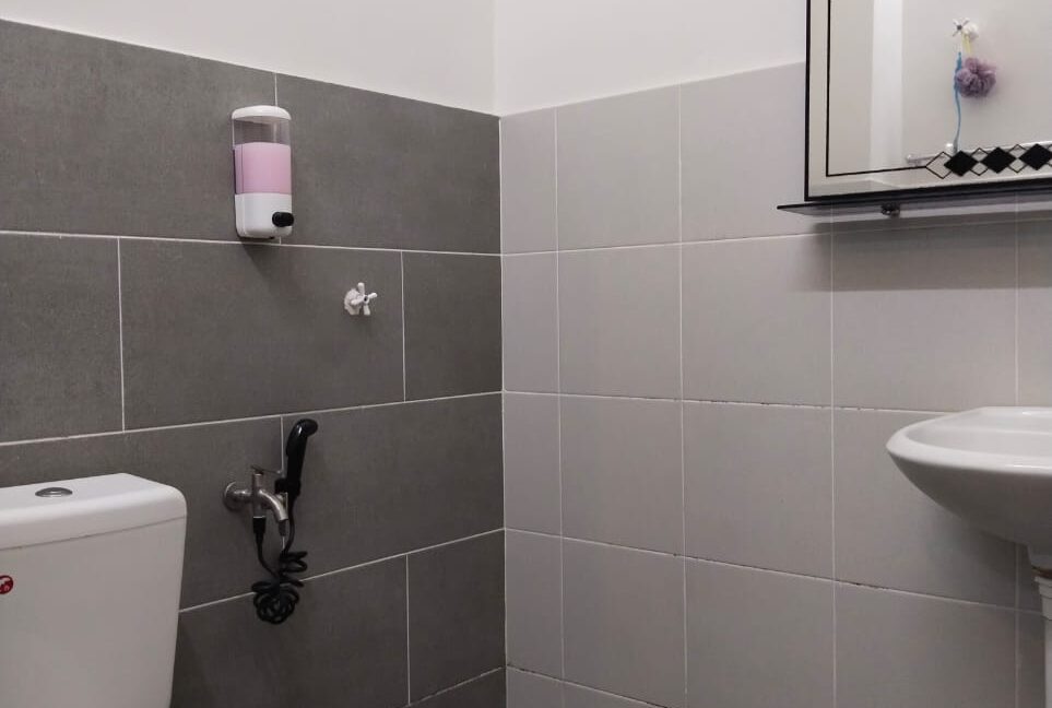 RUMAH TERES SETINGKAT ENDLOT METRO PENGKALAN. Taman Metro Pengkalan, Batu Gajah (3)