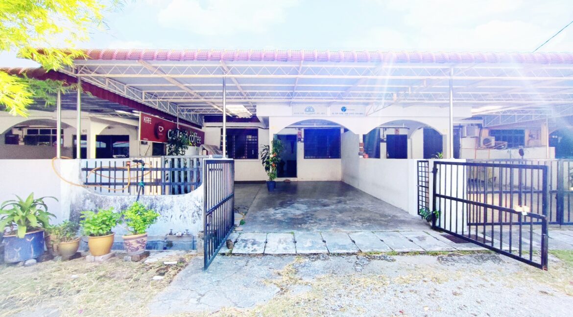 Rumah Teres Setingkat Untuk Dijual di Taman Anda, Tasek Ipoh (14)