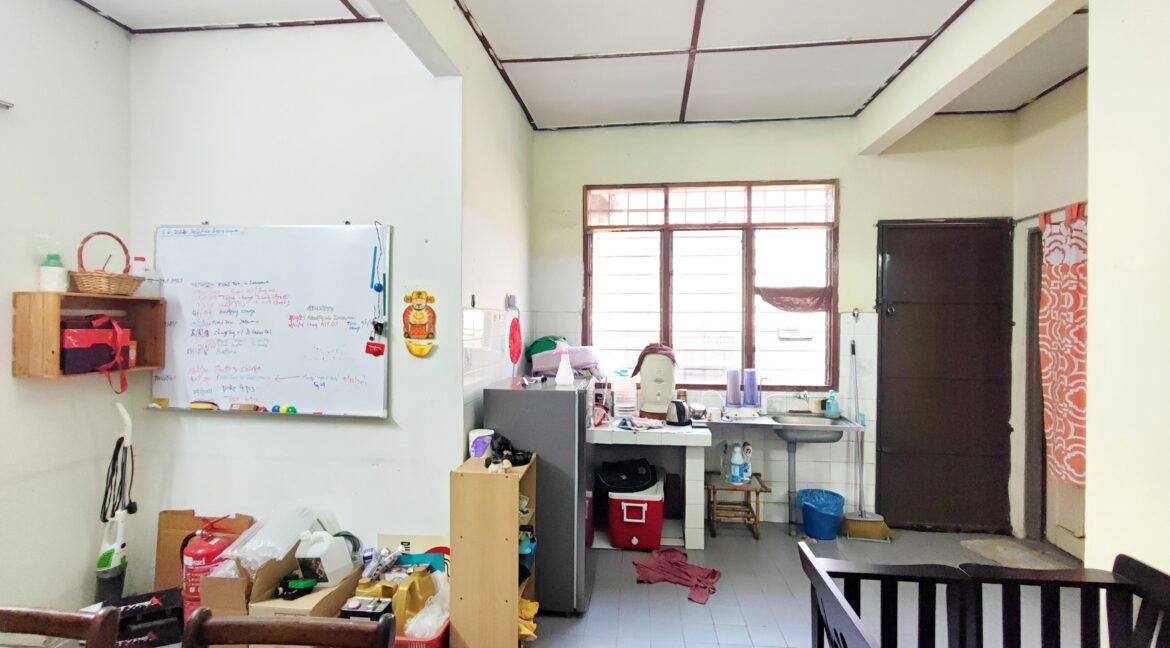 Rumah Teres Setingkat Untuk Dijual di Taman Anda, Tasek Ipoh (4)