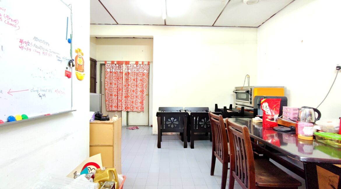 Rumah Teres Setingkat Untuk Dijual di Taman Anda, Tasek Ipoh (6)