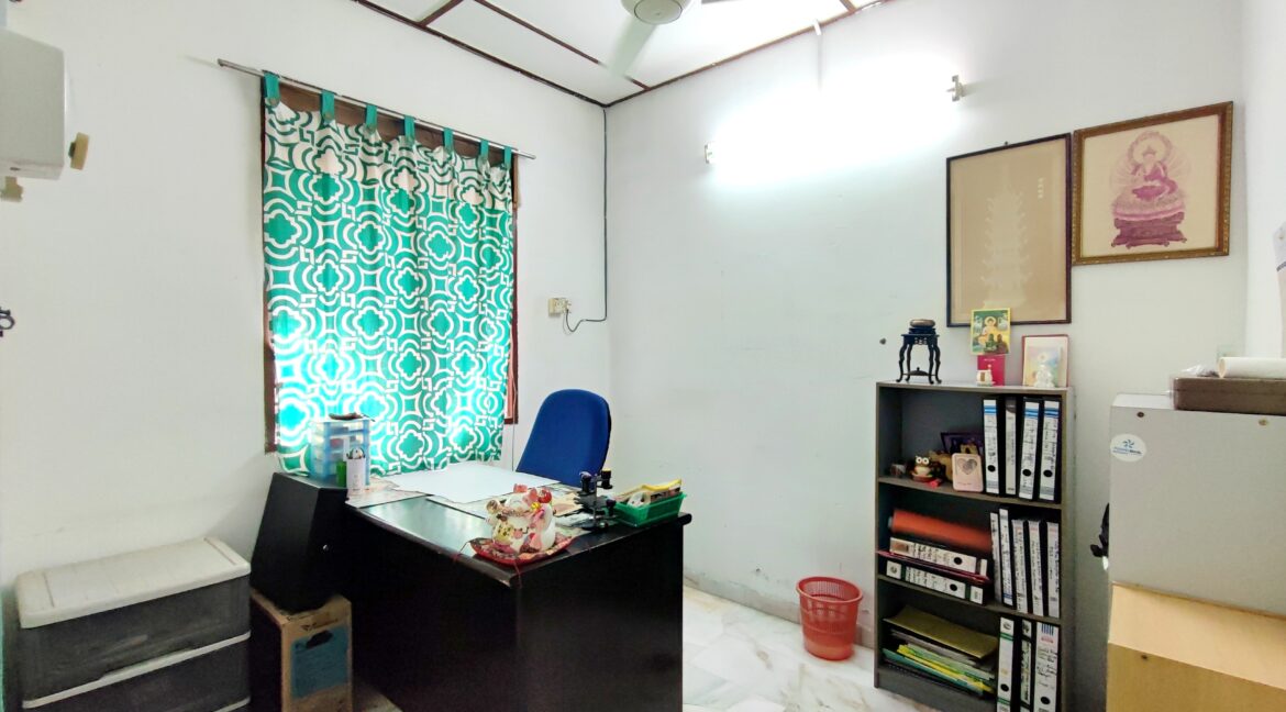 Rumah Teres Setingkat Untuk Dijual di Taman Anda, Tasek Ipoh (7)