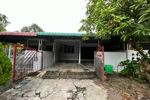 Teres Setingkat Taman Desa Pengkalan Ipoh Perak