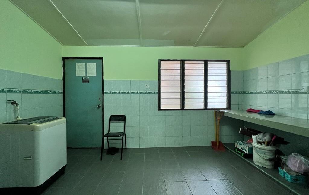Teres Setingkat Taman Desa Pengkalan Ipoh Perak 12