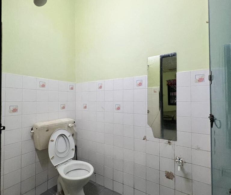 Teres Setingkat Taman Desa Pengkalan Ipoh Perak 15