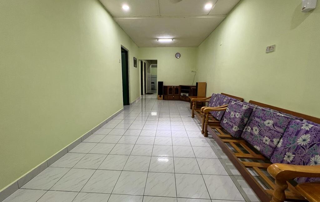 Teres Setingkat Taman Desa Pengkalan Ipoh Perak 3