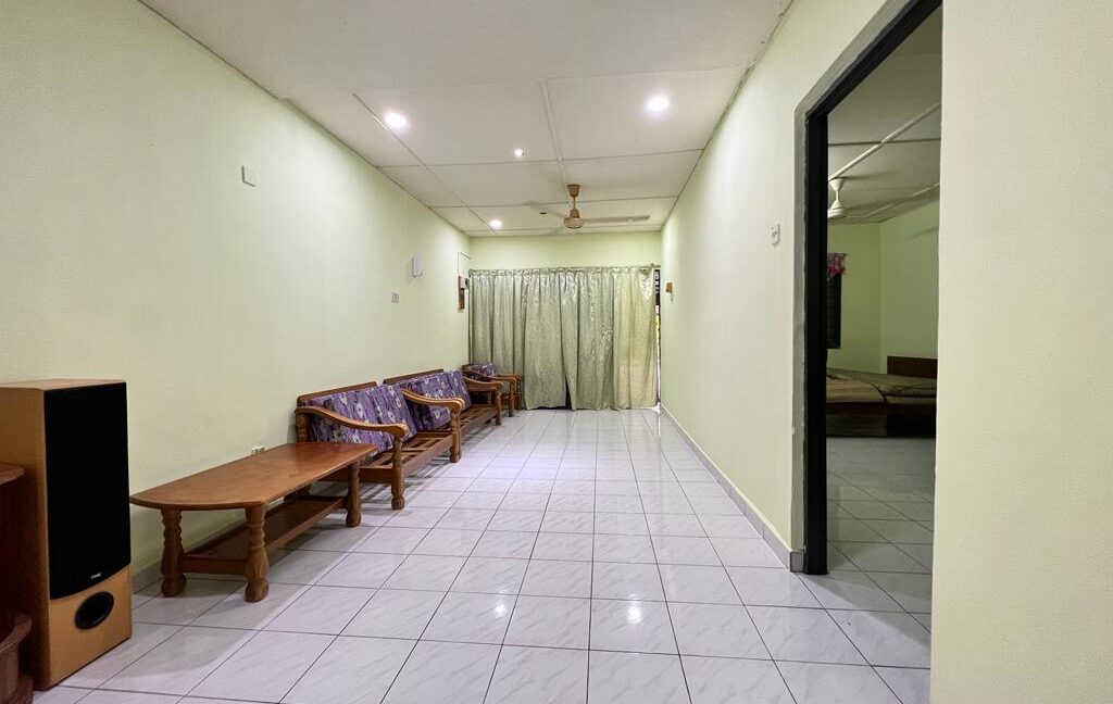 Teres Setingkat Taman Desa Pengkalan Ipoh Perak 4
