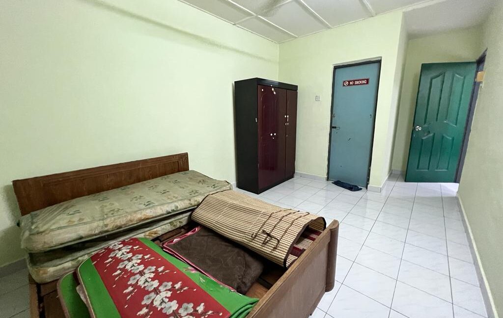 Teres Setingkat Taman Desa Pengkalan Ipoh Perak 5