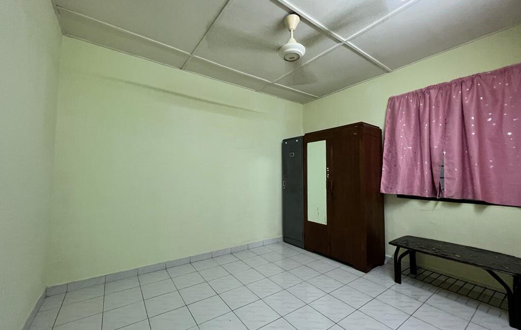 Teres Setingkat Taman Desa Pengkalan Ipoh Perak 7