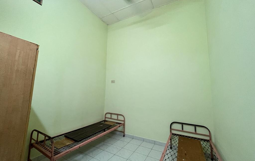 Teres Setingkat Taman Desa Pengkalan Ipoh Perak 8