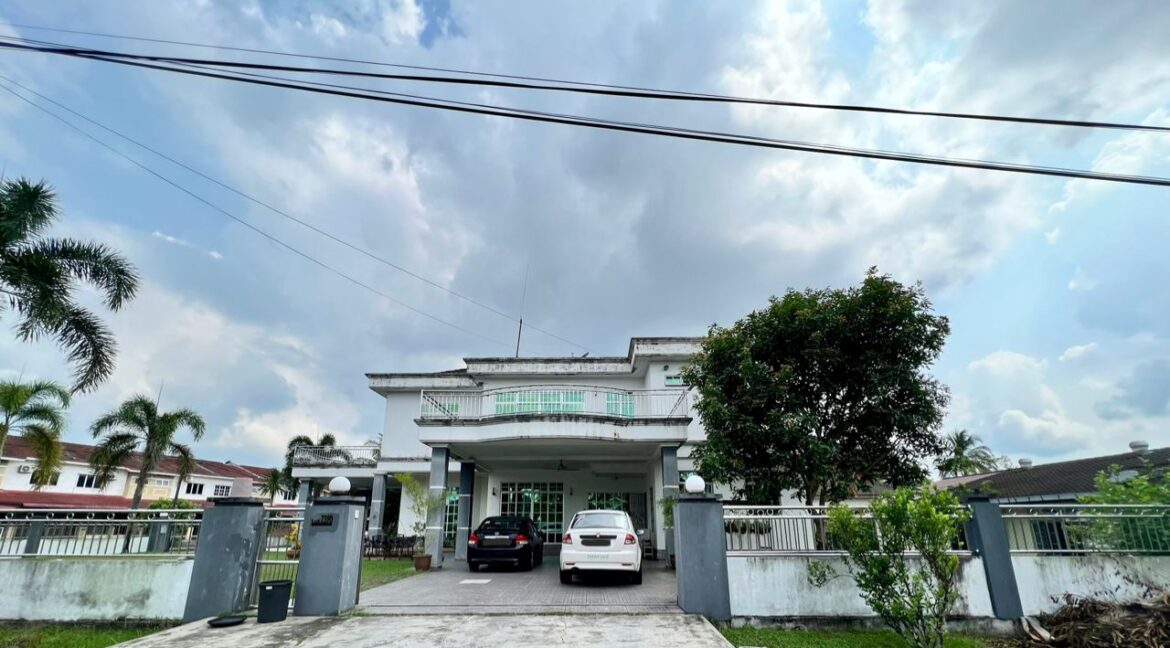 Banglo For Sale !! Fully Furnished !! Corner Lot !! Kamunting Taiping Perak (3)