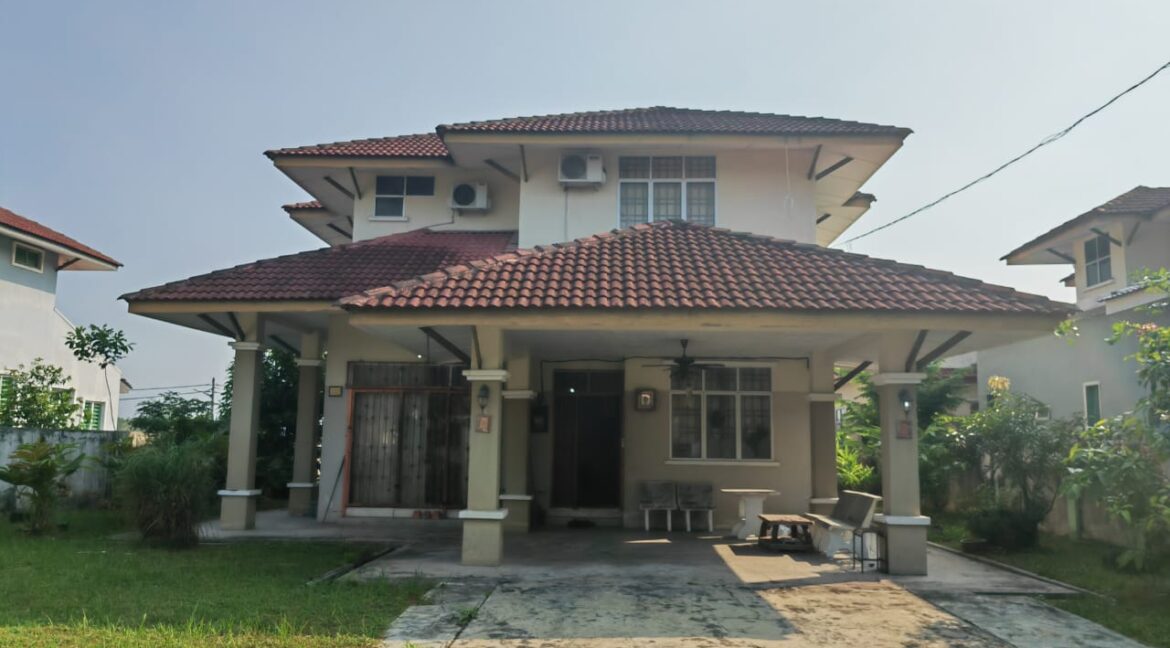 Double Storey Bungalow Lapangan SSI Ipoh (20)