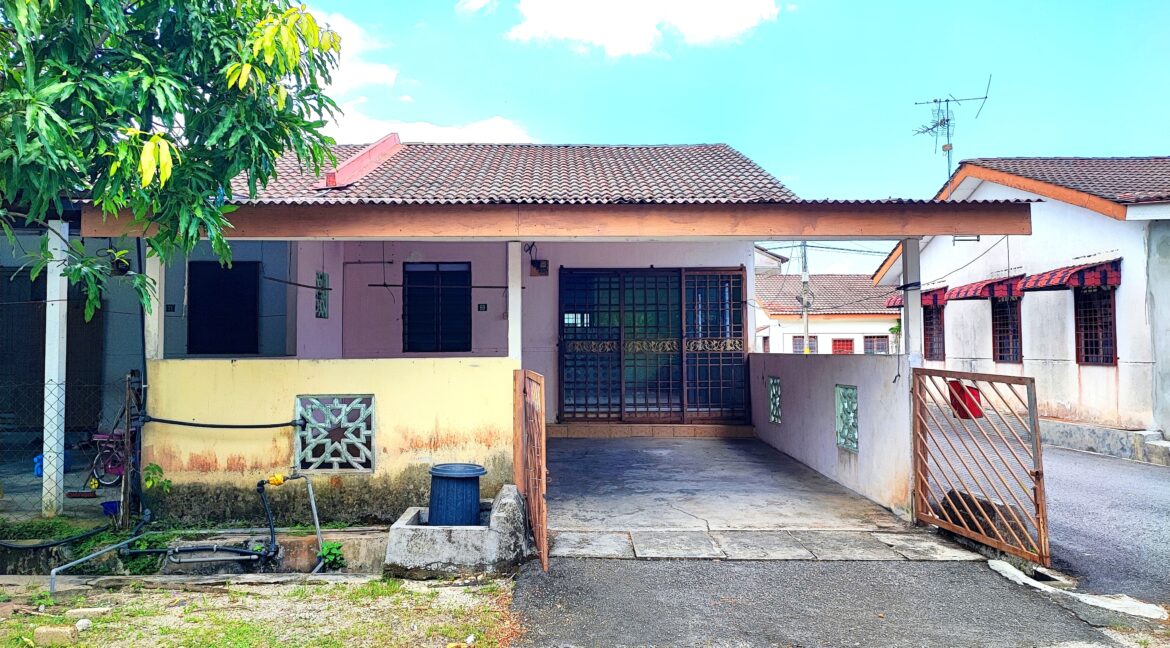 Rumah Endlot Teres Setingkat Untuk Dijual di Behrang 2020, Perak (14)