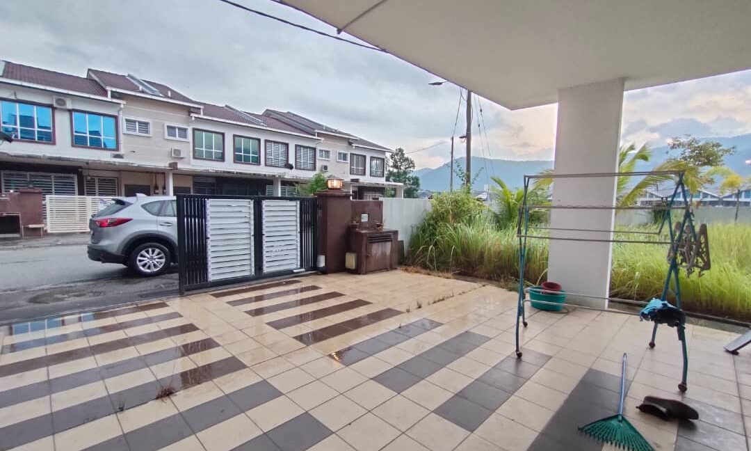 CORNER LOT FREEHOLD di MERU PERDANA 2