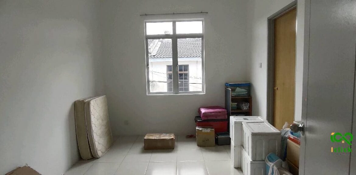 Double Storey Corner Taman Ehsan, Tasek 15