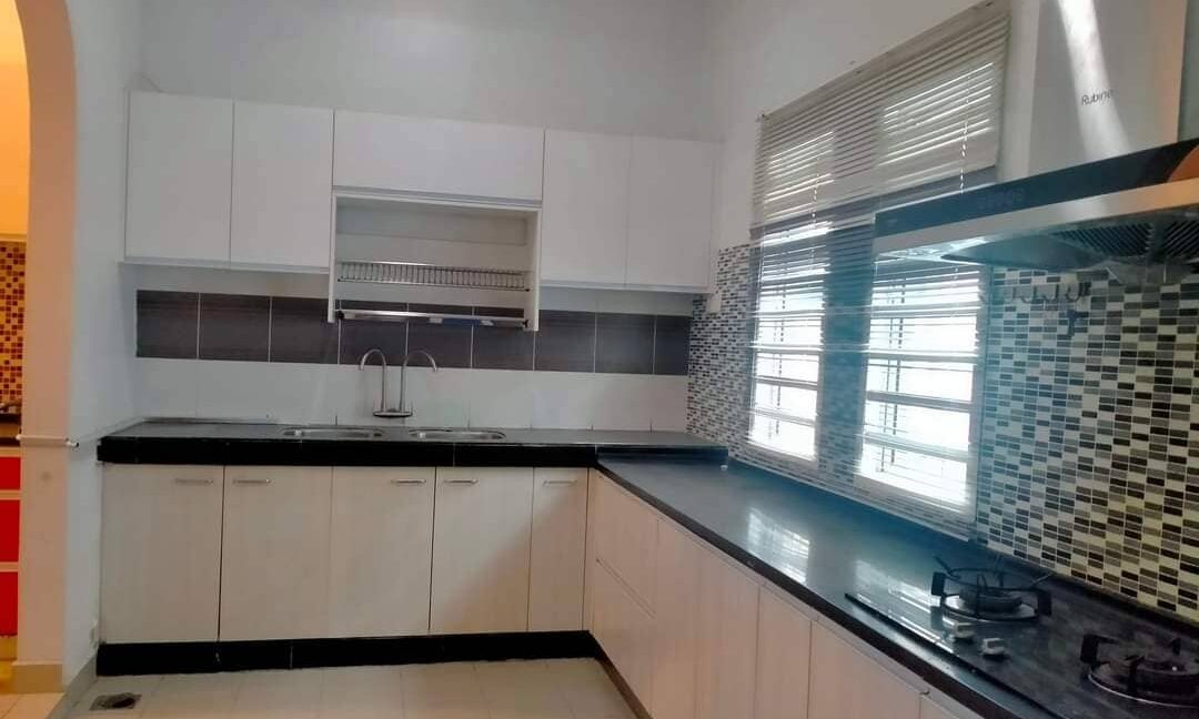 RUMAH TERES DUA TINGKAT UNTUK DIJUAL DI ANJUNG TAWAS IMPIANA (6)