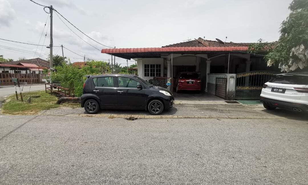 RUMAH TERES SETINGKAT UNTUK DIJUAL DI MANJUNG, PERAK 1