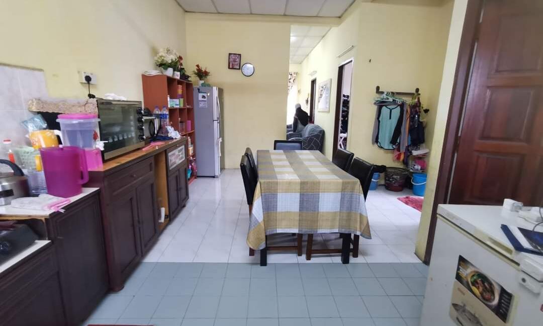 RUMAH TERES SETINGKAT UNTUK DIJUAL DI MANJUNG, PERAK 7