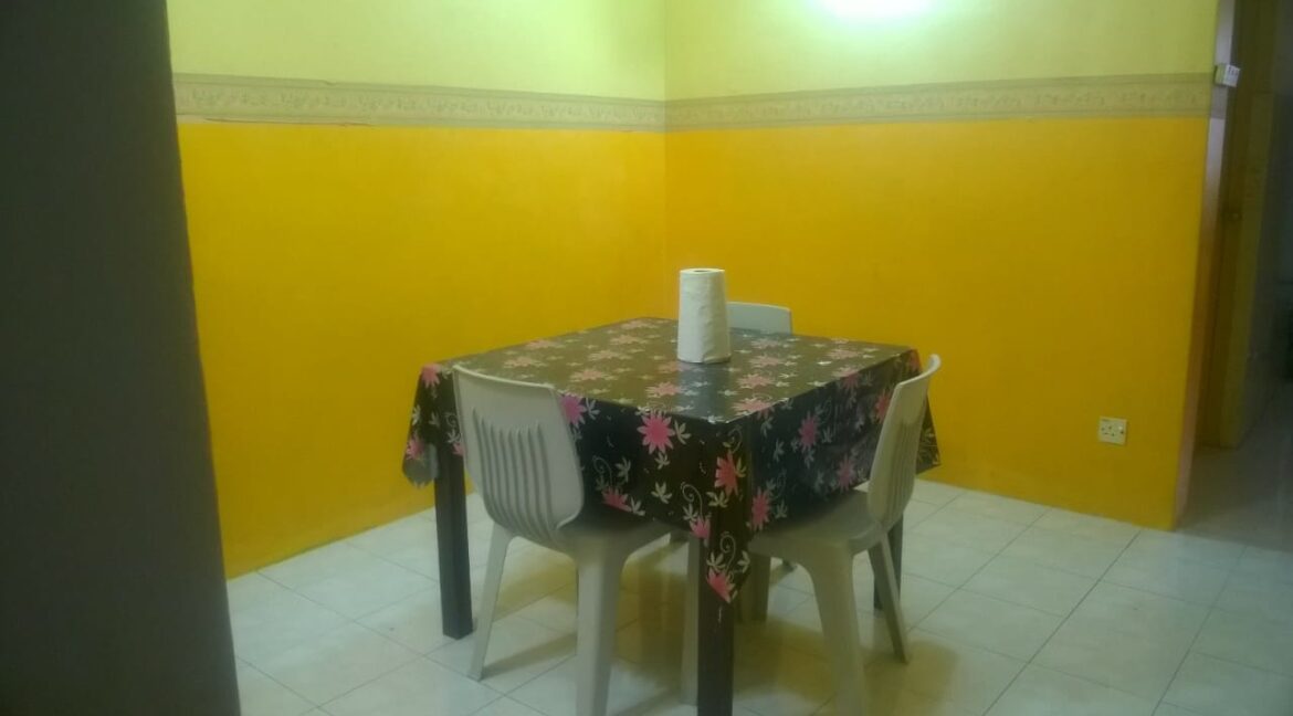 Rumah Setingkat Di Halaman Meru Permai (2)