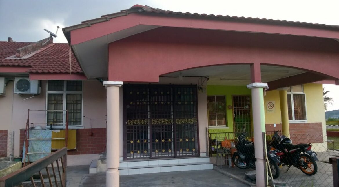 Rumah Setingkat Di Halaman Meru Permai (3)
