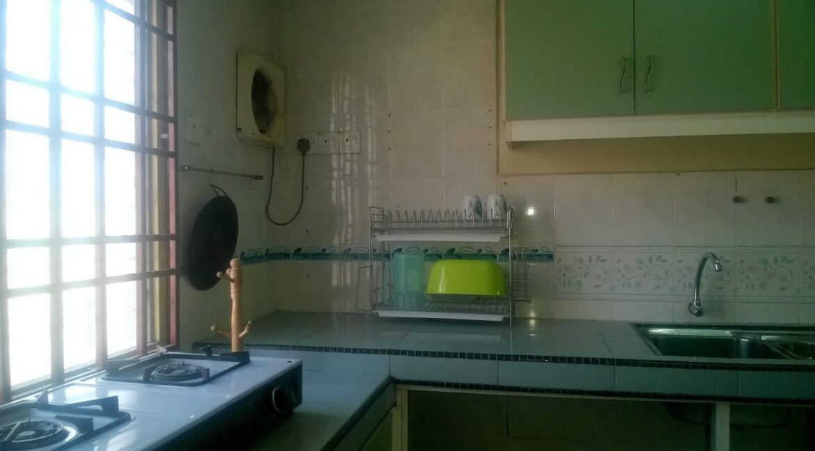Rumah Setingkat Di Halaman Meru Permai (9)