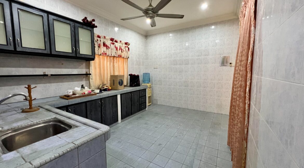 Semi Detached Venice Desa Manjung Raya 14