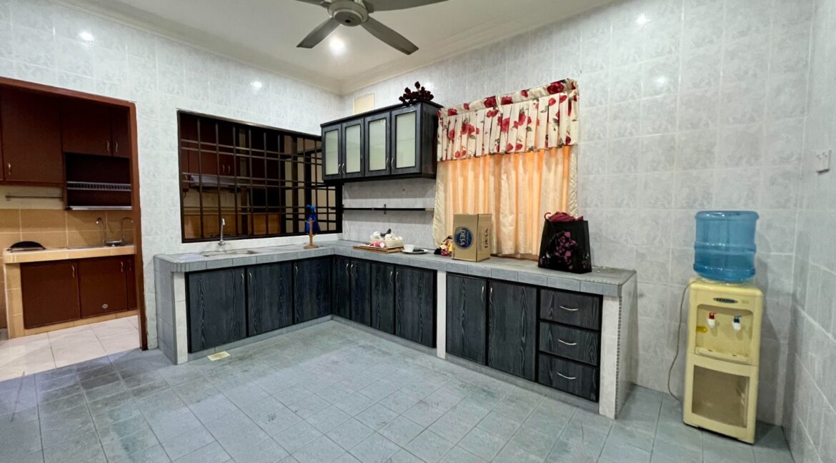 Semi Detached Venice Desa Manjung Raya 15