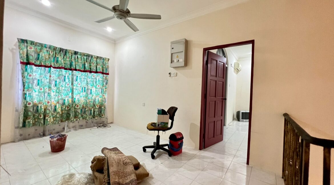 Semi Detached Venice Desa Manjung Raya 17