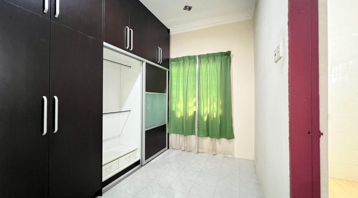 Semi Detached Venice Desa Manjung Raya 19