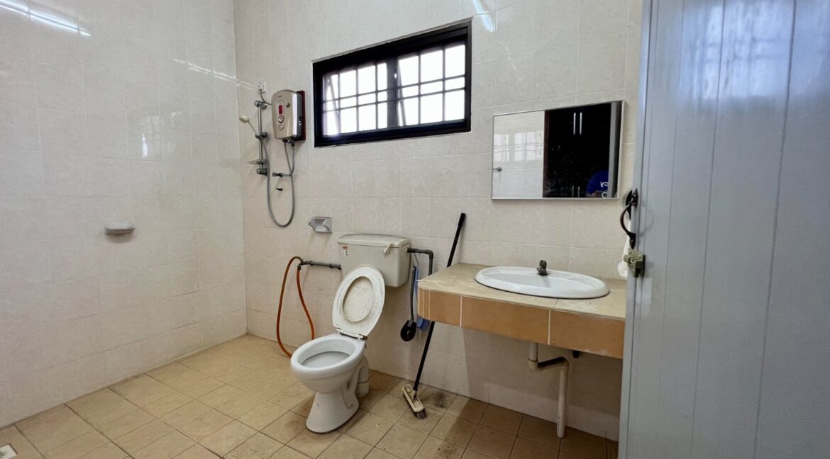 Semi Detached Venice Desa Manjung Raya 23