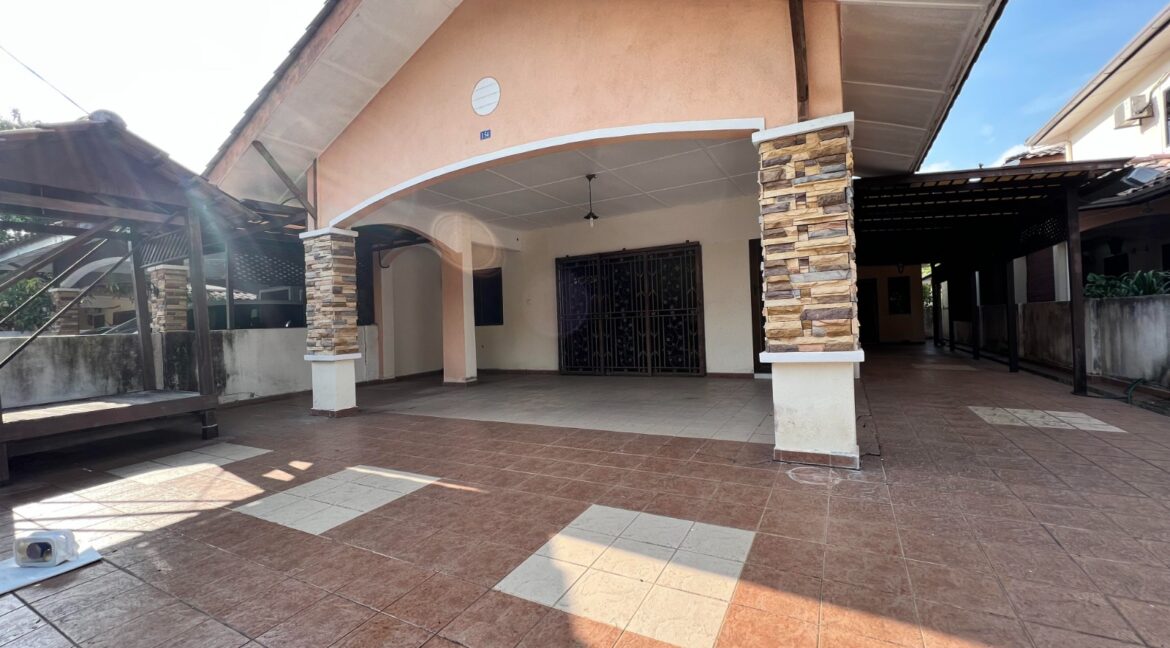Semi Detached Venice Desa Manjung Raya 3