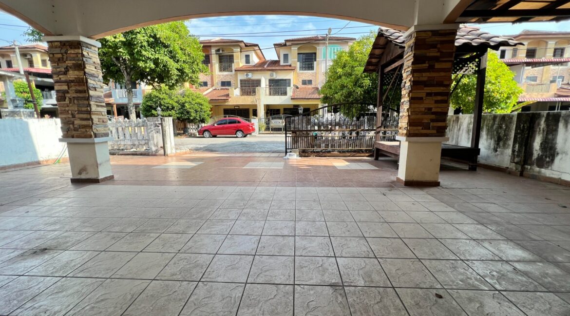 Semi Detached Venice Desa Manjung Raya 4