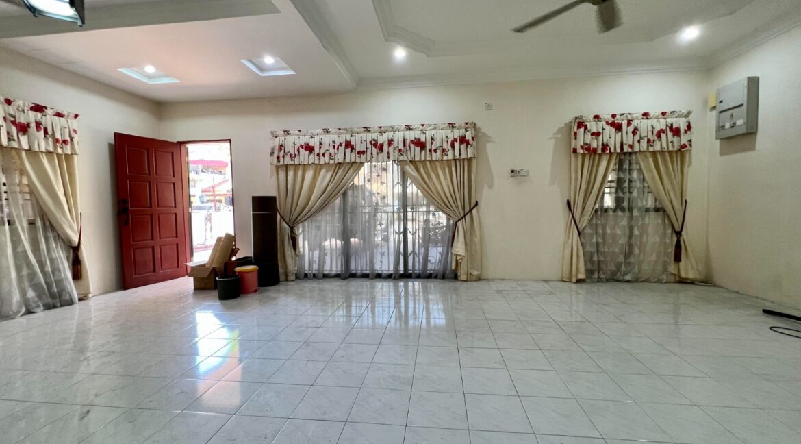 Semi Detached Venice Desa Manjung Raya 6